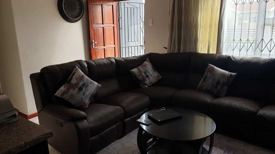 To Let 3 Bedroom Property for Rent in Haven Hills Eastern Cape